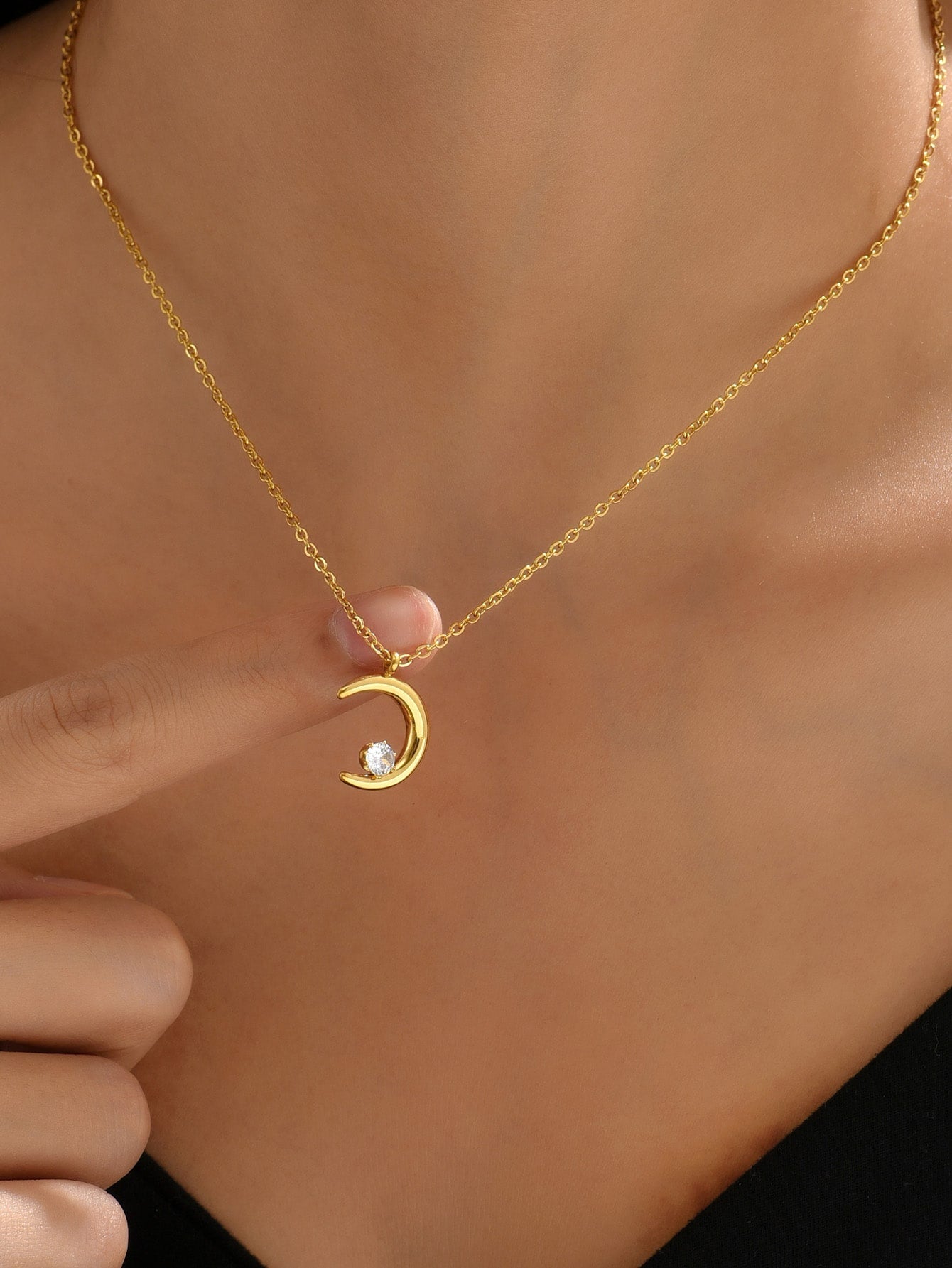 This 18k gold-plated stainless steel tennis bracelet and necklace set features a moon design, suitable for everyday use and various outfits. Great as couple gifts or festival gifts.