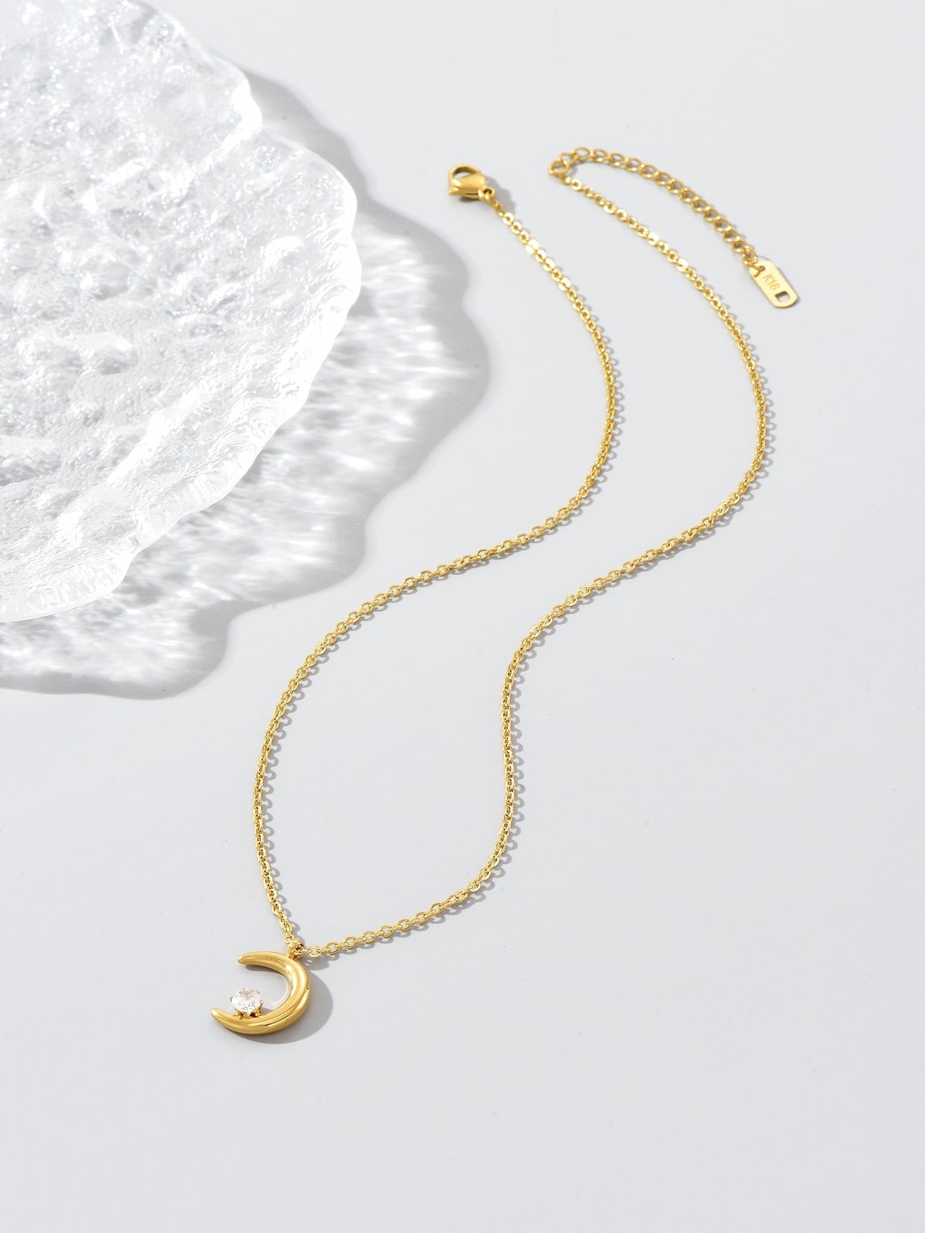 This 18k gold-plated stainless steel tennis bracelet and necklace set features a moon design, suitable for everyday use and various outfits. Great as couple gifts or festival gifts.