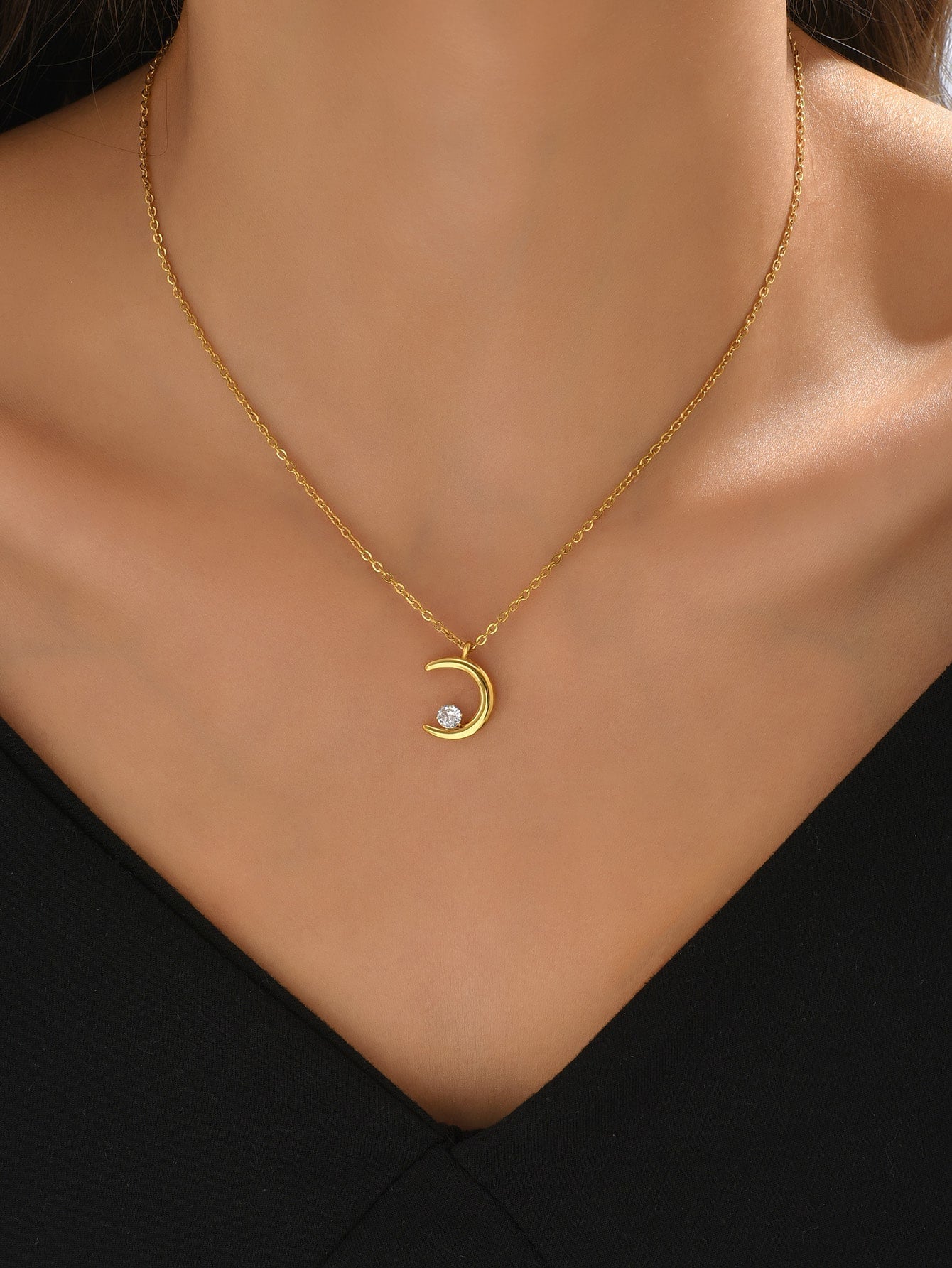 This 18k gold-plated stainless steel tennis bracelet and necklace set features a moon design, suitable for everyday use and various outfits. Great as couple gifts or festival gifts.
