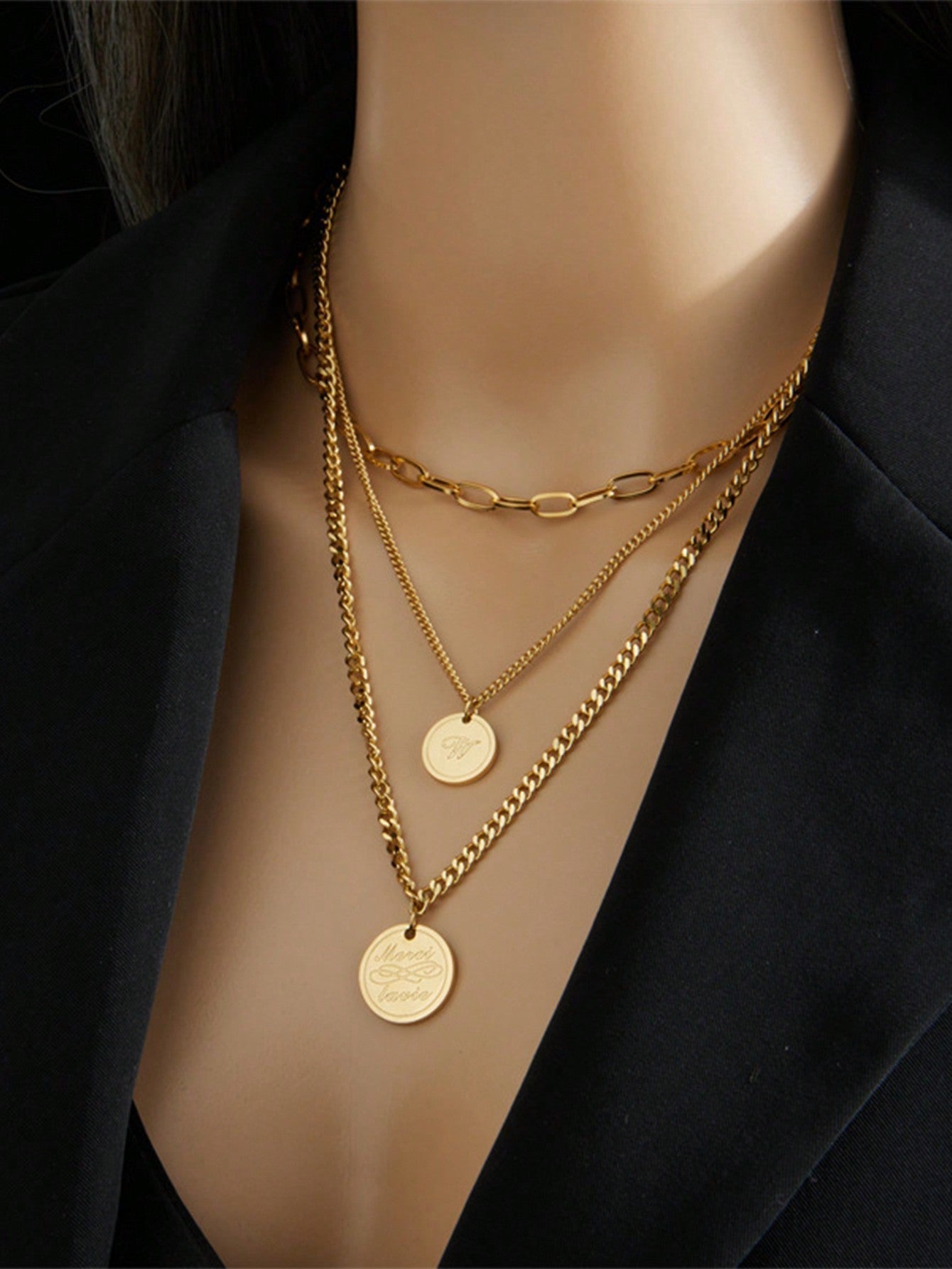 Stainless steel circle necklace with engraved simple multi-layer design and modern retro look, suitable for daily use