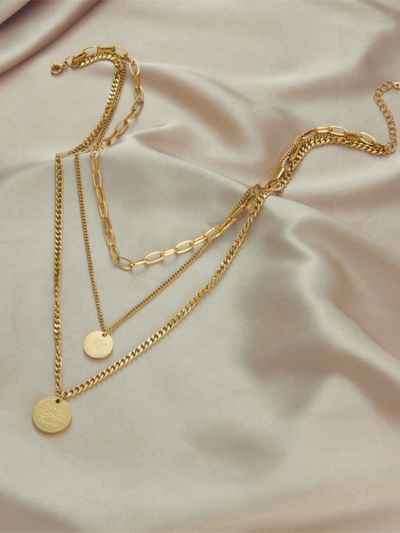 Stainless steel circle necklace with engraved simple multi-layer design and modern retro look, suitable for daily use