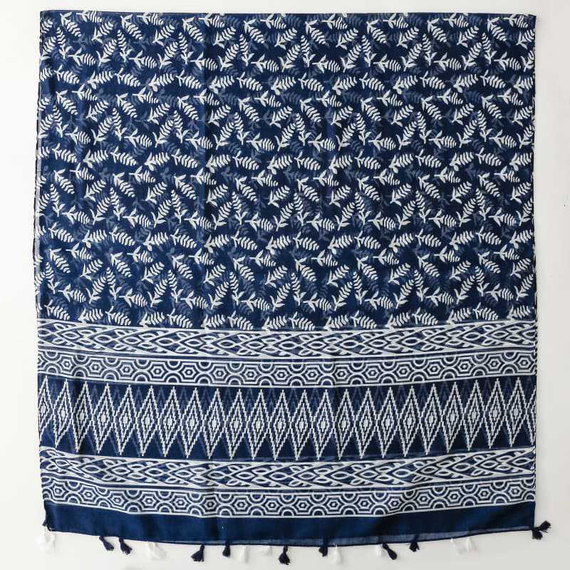 Women's scarf cross-border export silk scarf spring and summer ethnic style blue and white blue and white porcelain ripple geometric Bali yarn tassel shawl
