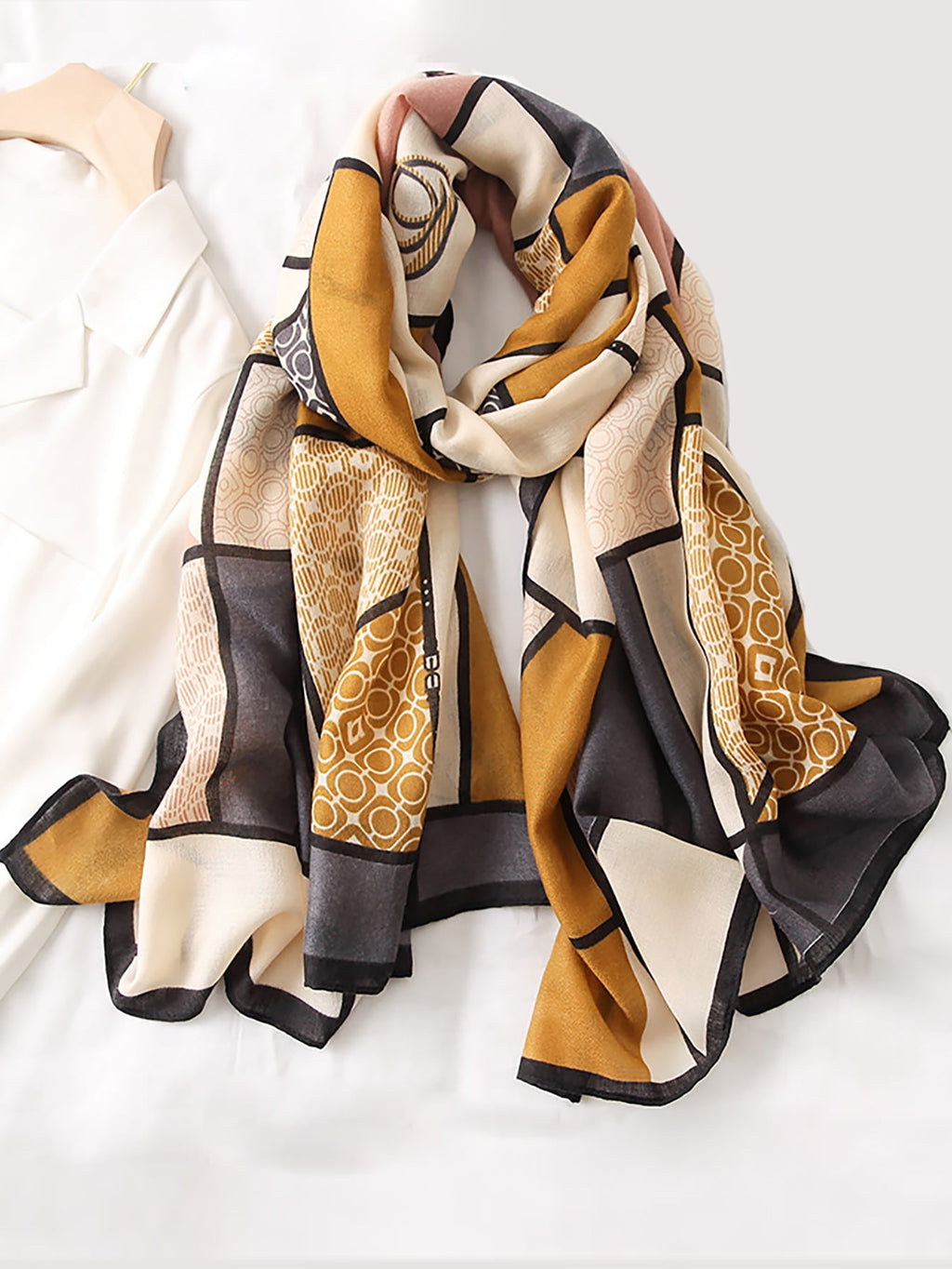 Women's Scarf Lines Fashion Modern One Piece Daily Outdoor Travel Yellow
