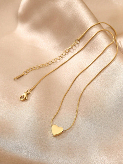 Heart pendant necklace