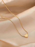 Heart pendant necklace