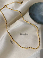 قلادة خرز من الفولاذ المقاوم للصدأ للسيدات قطعة واحدة من الزخرفة اليومية