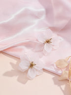 Fashion Flower Stud Earrings for Women to Gift One Pair White