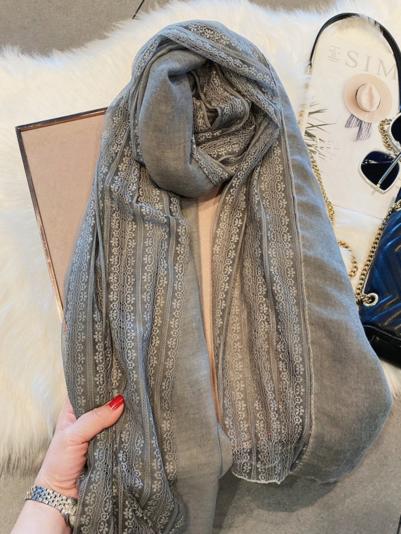 عباءة نسائية