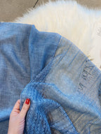 وشاح نسائي ازرق