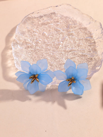 Fashion flower stud earrings for women to gift one pair, light blue