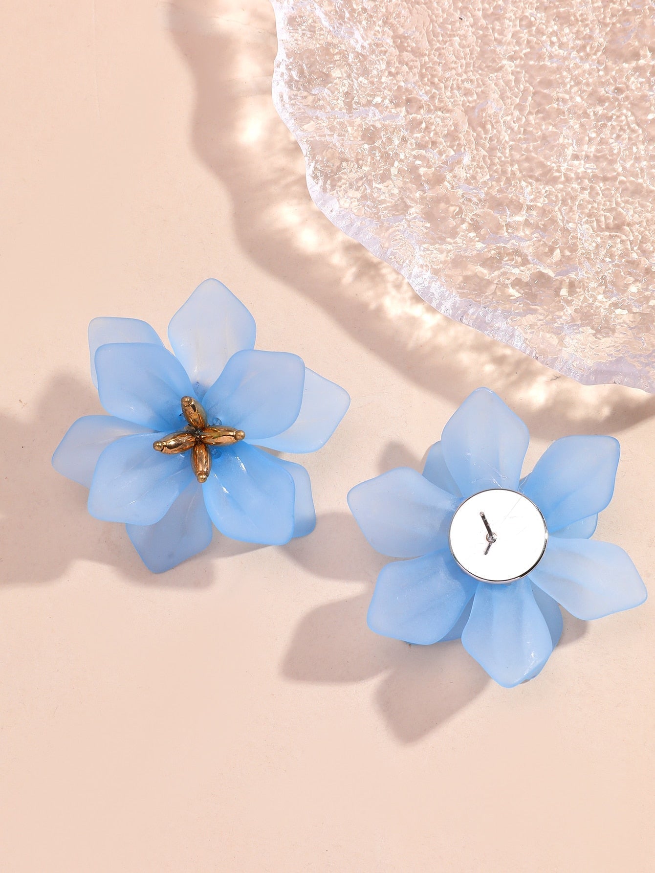 Fashion flower stud earrings for women to gift one pair, light blue