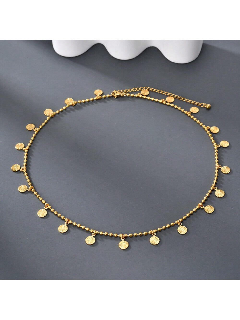 Luxury necklace with stainless steel details suitable for everyday use