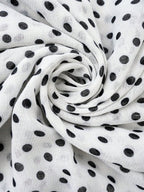 Scarf decorated with various prints of dots, leaves and threads, suitable for all seasons and protects from wind and sun rays, suitable for daily wear and decoration