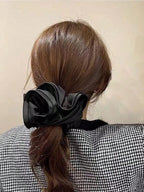 شريط شعر حبات فرنسي أسود عميق مع شريط حريري متوسط ​​الوقت للعناية بالأذن باللون الأسود