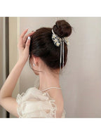 مشبك شعر فاخر من سبائك الألومنيوم بنقش دقيق من الفراشة المفرغة والزهور واللؤلؤ الصناعي، مشبك شعر بهيئة كريستالية جذابة وكرات معدنية متدرجة