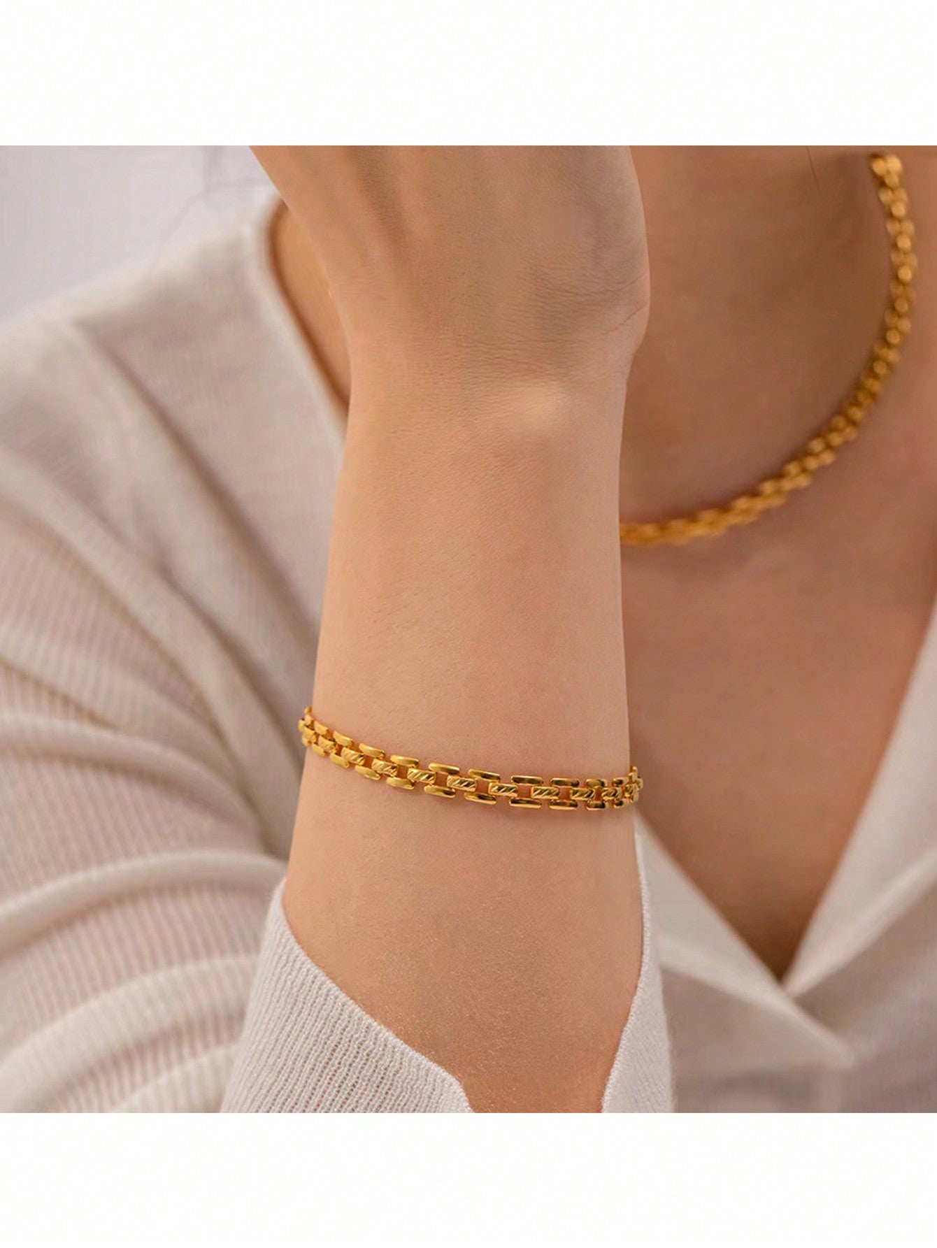 Luxury Metal Bracelet and Necklace Set Heavy Steel Gold Plated for Women, New and Popular in Europe and America