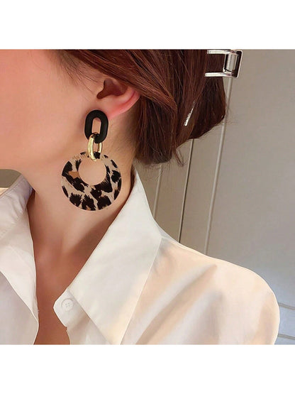 Leopard chain dangle earrings