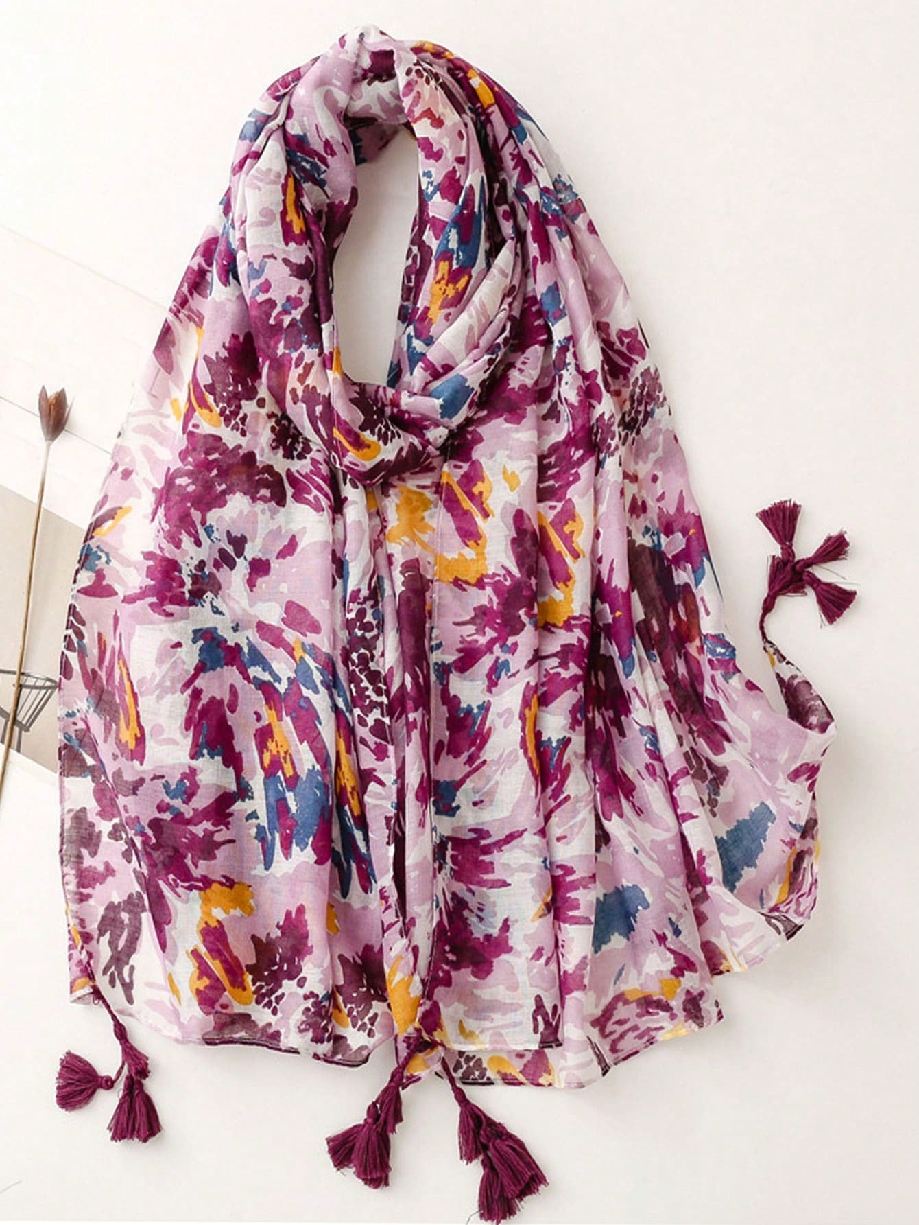 Multi-color sunscreen scarf is a must-have for women traveler, fashion, simple and charming, classic elegant style, elegant and vintage