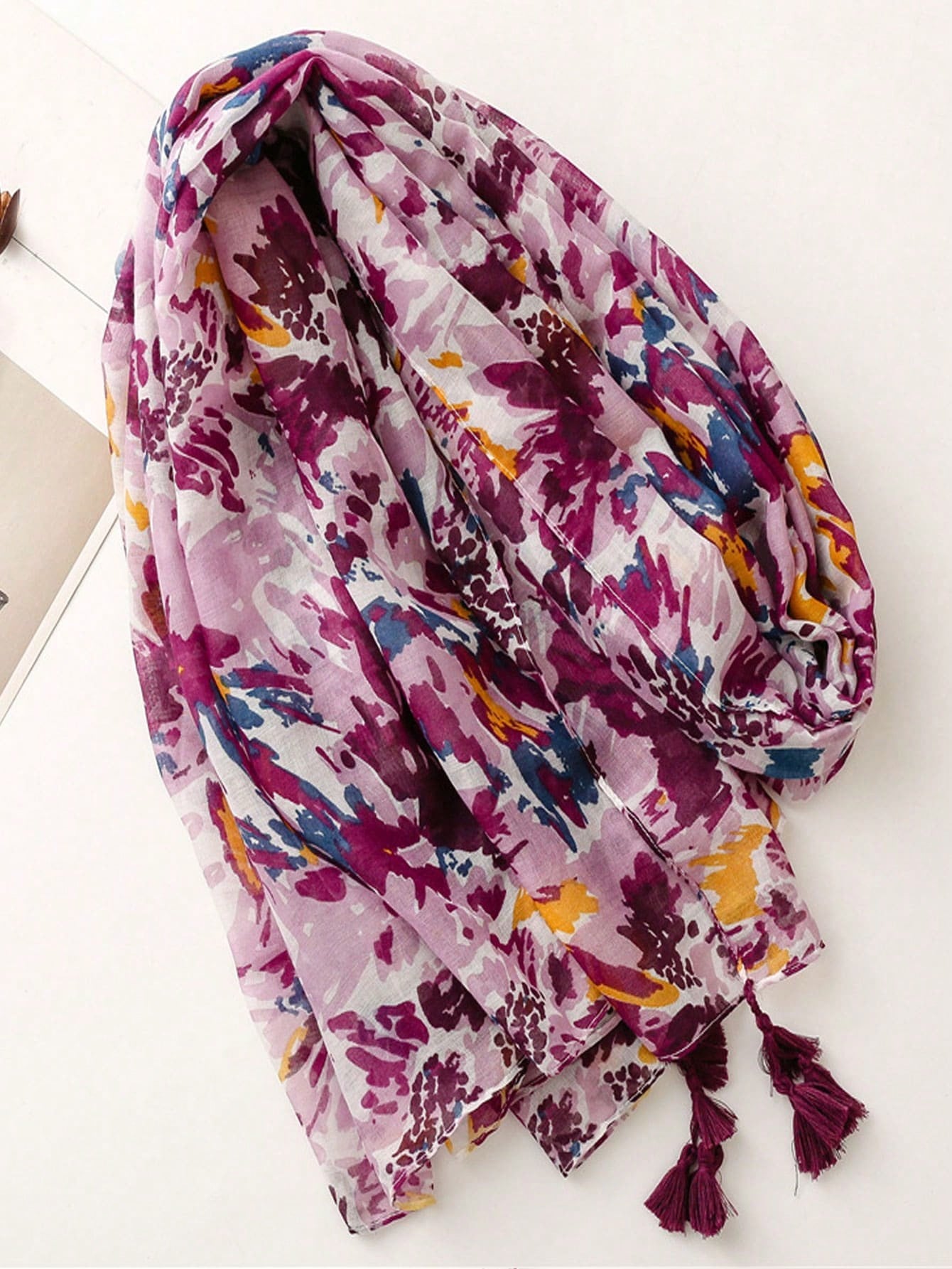 Multi-color sunscreen scarf is a must-have for women traveler, fashion, simple and charming, classic elegant style, elegant and vintage