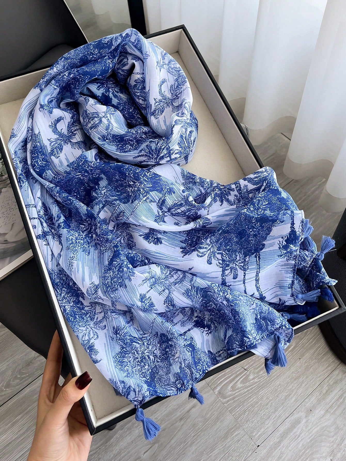 Cotton Linen Scarf with Plant Print Necklace, Multi-Purpose Decorated Beach Towel, Sunscreen, and Travel Shawl