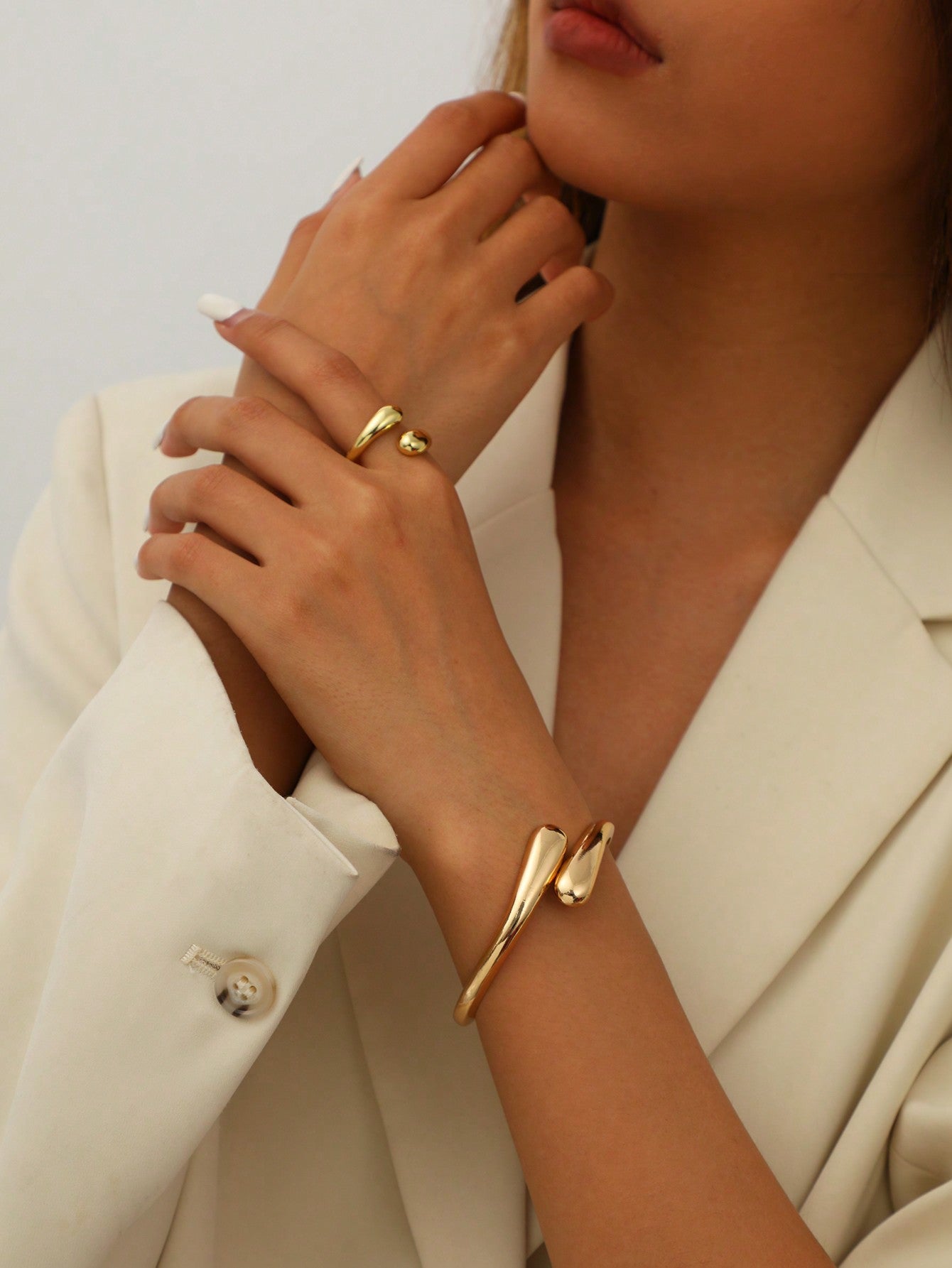 Fashion Women's Jewelry Set Includes Stainless Steel Teardrop Bracelet and One Geometric Teardrop Ring for Women