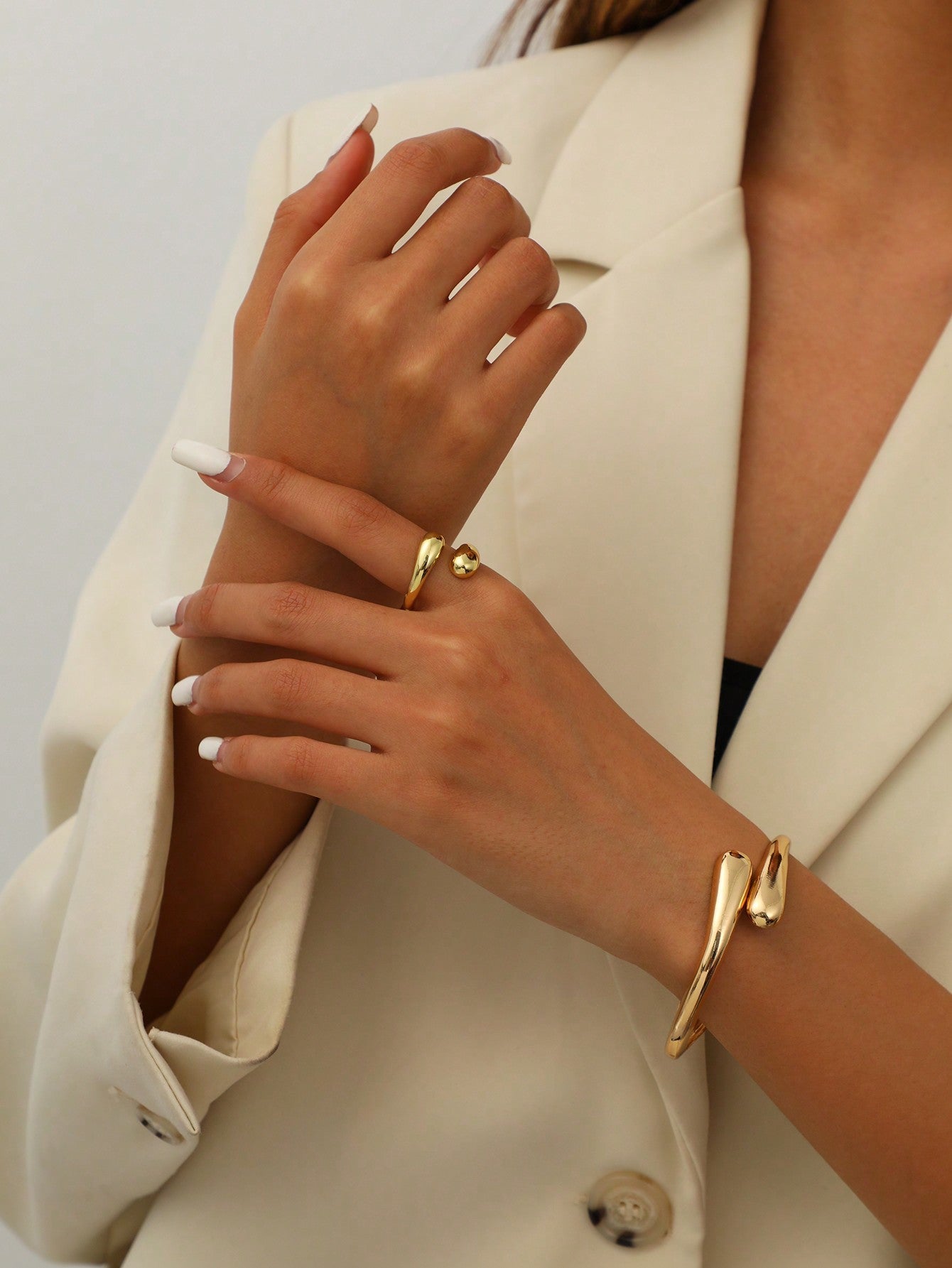 Fashion Women's Jewelry Set Includes Stainless Steel Teardrop Bracelet and One Geometric Teardrop Ring for Women