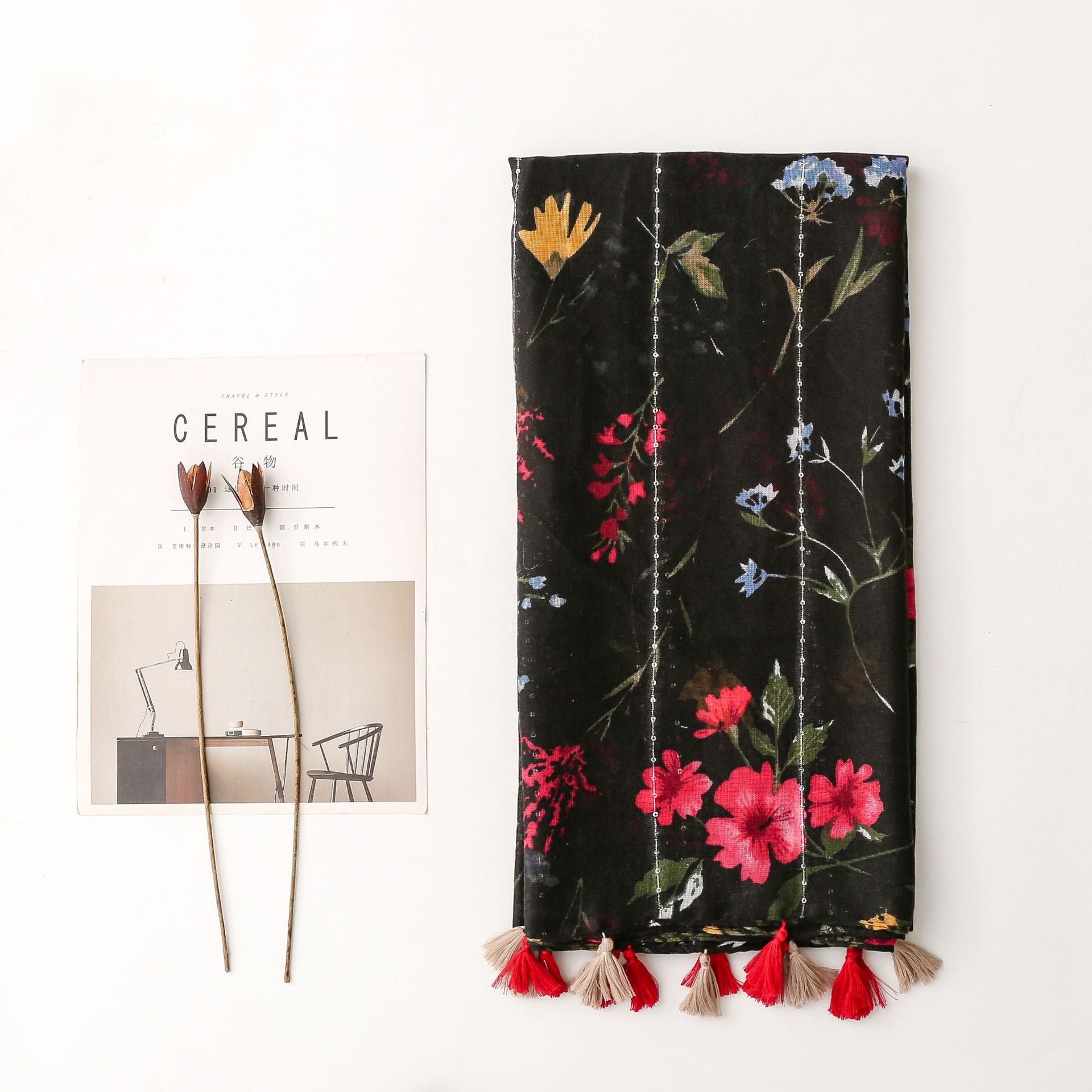 Hot Selling Women Elegant Black Flower Printed Cotton Fringe Hijabs With Sequins Muslim Women Sequin Glitter Cotton Head Scarfs