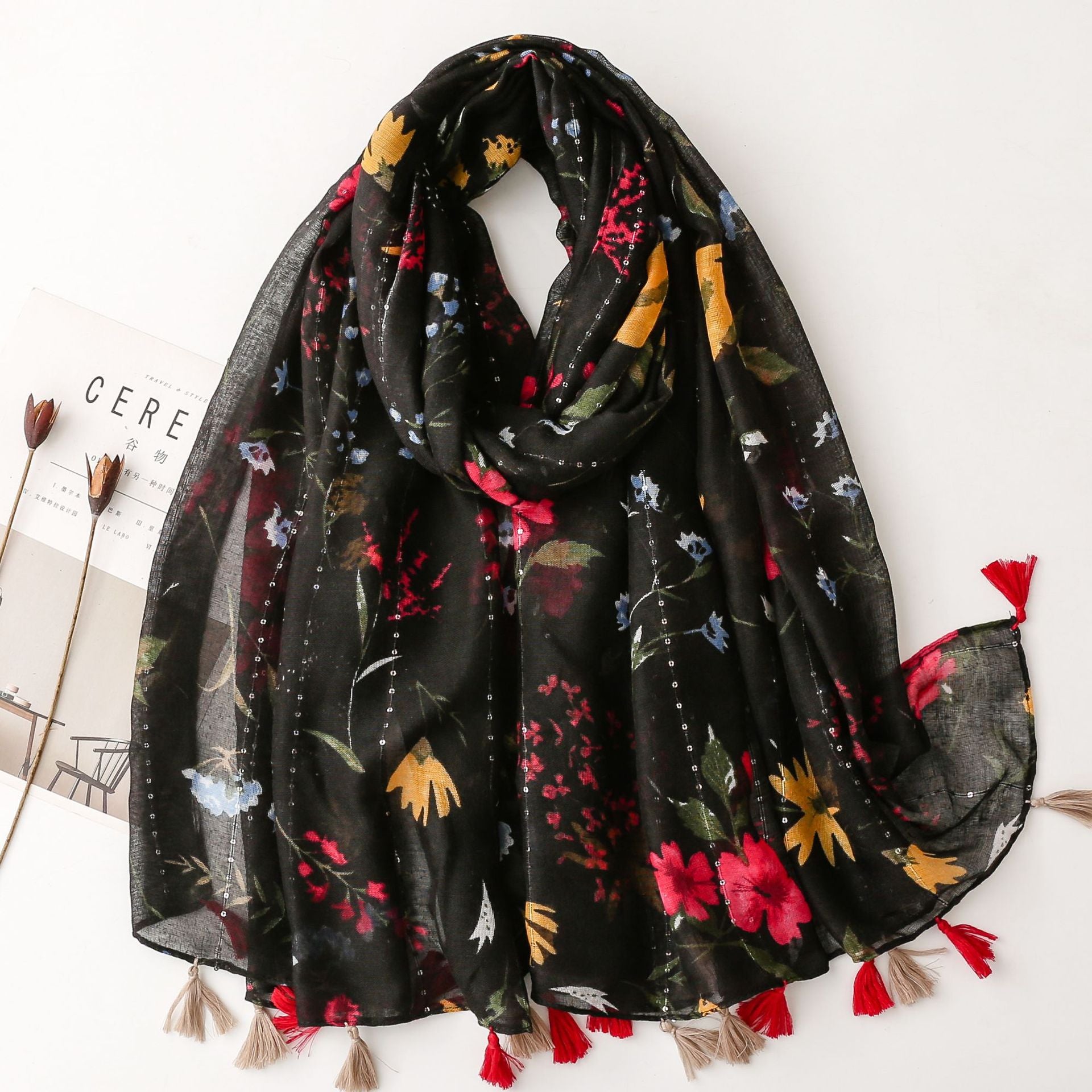 Hot Selling Women Elegant Black Flower Printed Cotton Fringe Hijabs With Sequins Muslim Women Sequin Glitter Cotton Head Scarfs