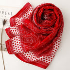 حجاب نسائي أنيق من القطن مطبوع عليه زهور سوداء مع هامش من الترتر، وشاح رأس قطني لامع من الترتر للنساء المسلمات