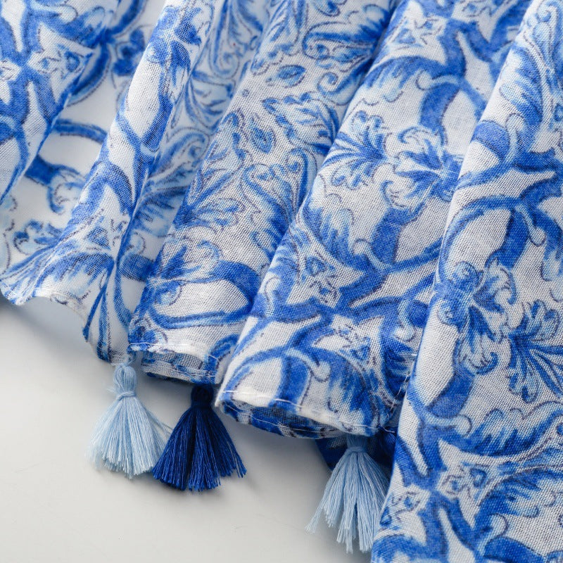 Manufacturer Latest Design Blue Floral Printed Cotton Feel Shawls Hijabs 180*85cm Viscose Scarves with Tassel for Muslim Ladies