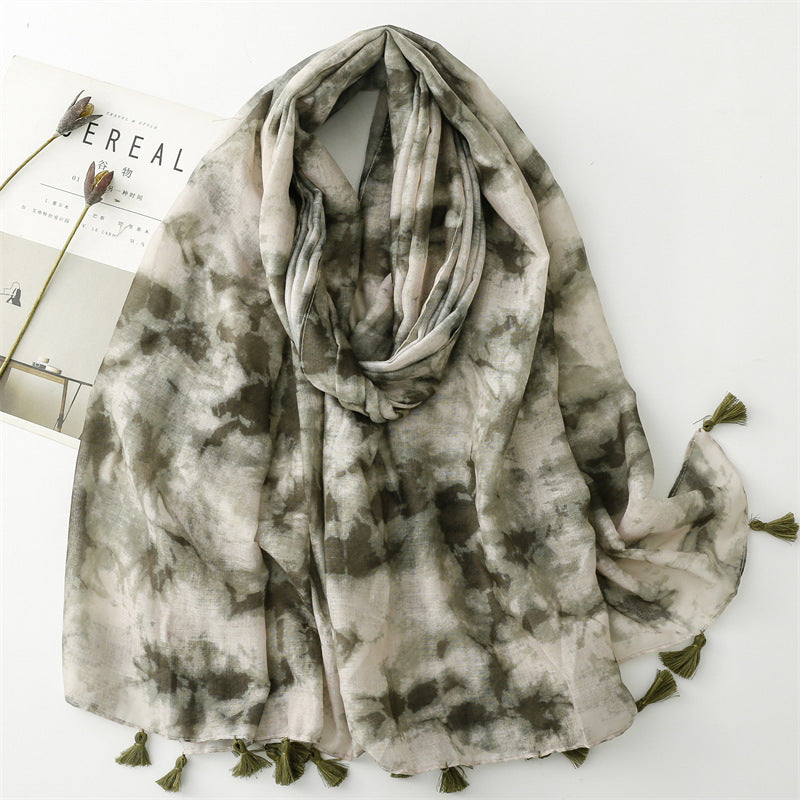 Newest Styles Lightweight Soft Ombre Color Block Printed Girls Shawls Gradient Wraps Viscose Cotton Feeling Scarf With Tassels